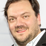 Was bewegt den Schauspieler und Regisseur Charly Hübner?