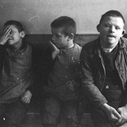 Die Nationalsozialisten steckten Kinder zu Forschungszwecken in Anstalten