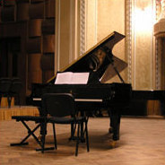 Solistin des Abends ist die PianistinTamara Stefanovich