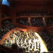 Live in München, der Dirigent und die Violinistin Augustin Hadelich Thomas Søndergård