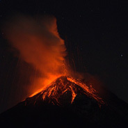 Der Volcan de Fuégo in Guatemala begrub ein ganzes Dorf unter seiner Lava