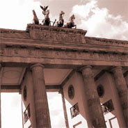 Die Quadriga - das Viergespann - nennt sich das Denkmal, das das Brandenburger Tor ziert