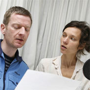 Sabine Timoteo (Johanna) und Michael Kessler (Der Tintenfisch) bei der Hörspielproduktion