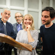 Die Sprecher bei der Hörspielproduktion. v.l.: Ilja Richter, Franz Xaver Kroetz, Stephanie Schönfeld, Christoph Bach