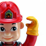 Michi kann sich gut vorstellen, einmal Feuerwehrmann zu werden, doch bei der Feuerwehr zu helfen, ist nicht so leicht ...
