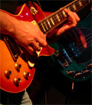 Der Gitarrist Teis Semey und sein Ensemble "En Masse!" zu Gast in Saalfelden