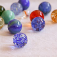 Wenn man über 176 Seiten "Murmel" liest, hat man wahrscheinlich am Ende alle Assoziationen mit dem Wort durch