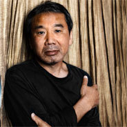 Verweise auf die Popkultur und surrealistische Elemente sind wichtige Bestandteile von Haruki Murakamis literarischem Stil
