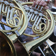 Der Solohornisten Johannes Hinterholzer spielt Strauss erstes Hornkonzert 