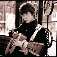 Mit zwölf Jahren schnappte sich Jake Bugg die Gitarre und  begann Musik zu machen