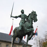 Was weißt du über Jeanne d'Arc? Noch nicht so viel? Dann ist dieses Hörspiel genau das Richtige