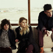 London Grammar starteten als Coverband, versuchten sich aber schon bald - äußerst erfolgreich - an eigenen Liedern