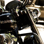 Die wunderliche Leihoma Apolonia Wunderlich fährt Motorrad und hat immer eine Überraschung auf Lager