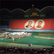 Bevor Kim Jong-il die Herrschaft übernahm und seinen Vater Kim Il-sung ablöste, versuchte er sich als Filmproduzent