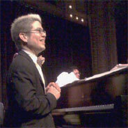 Der Pianist Thomas M. Lauderdale hat die Formation Pink Martini zusammengeführt