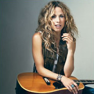Die Westerngitarre stand Sheryl Crow schon immer gut - auf dem neuen Album spielt sie mit ihr nun auch die passende Musik