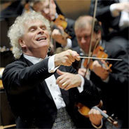 Sir Simon Rattle präsentiert mit dem Symphonieorchester des Bayrischen Rundfunks Mahlers Neunte Symphonie.