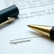Eine der wichtigsten Aufgaben der Vormünder: Unterschriften leisten bei wichtigen Dokumenten