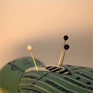 Auch eine Form von Fluchen: Voodoo-Puppen, mit denen einer Person Schmerzen zugefügt werden sollen