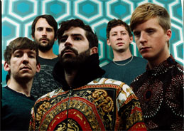 Die Band Foals vereint Indie und Math Rock, Dance Punk und New Rave in ihrer Musik